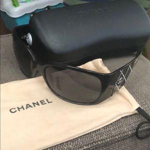 Chanel black sunglasses crystal CC cross pattern